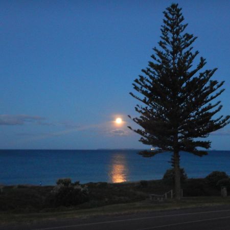 Sun, Sand & Surf, Its All Across The Road Mount Maunganui Bagian luar foto
